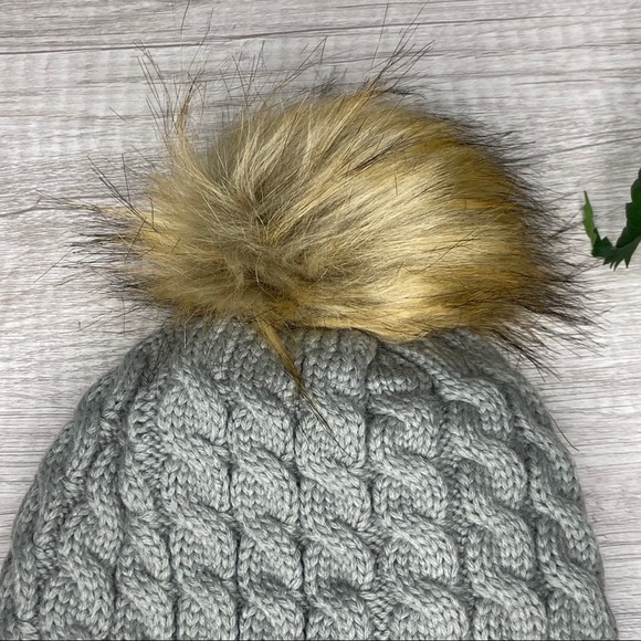 Gray Fleece Lined Pom Pom Beanie NWOT - Picture 2 of 4